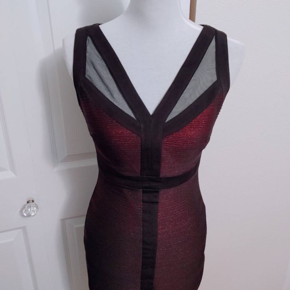 Cache Black and Red Ribbed Bodycon Dress - Picture 3 of 11